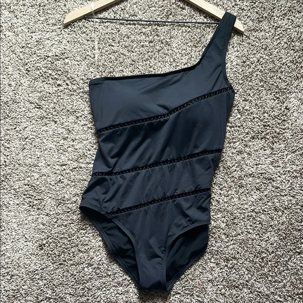 Sea Level Lola One-Shoulder One-Piece Swimsuit - Picture 4 of 8